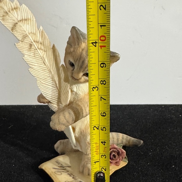 Country Artists Love Story" figurine, a realistic kitten with a feather - Picture 11 of 11